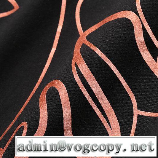 半袖Tシャツ 3色可選 人気の高いブランド ヴェルサーチ VERSACE 普段使いにも最適なアイテム