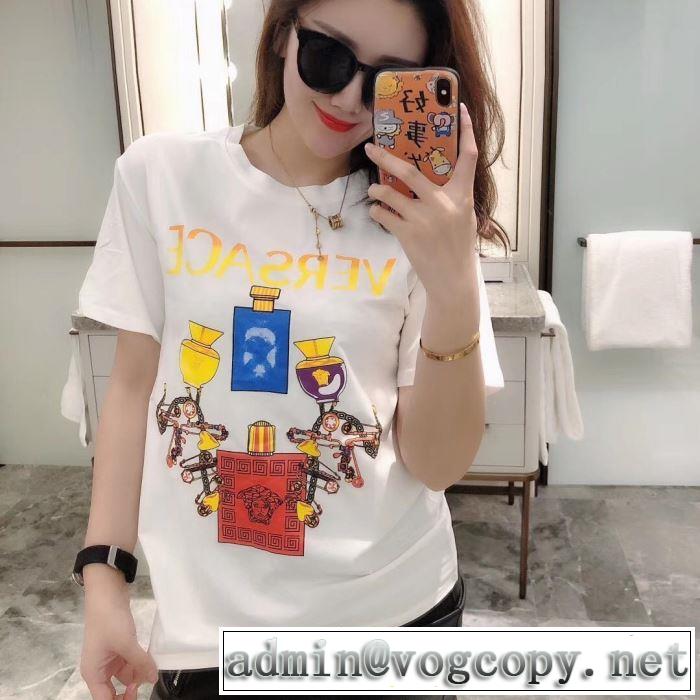 差をつけたい人にもおすすめ2色可選  ヴェルサーチ春夏コレクション新品  VERSACE 半袖Tシャツ大活躍する