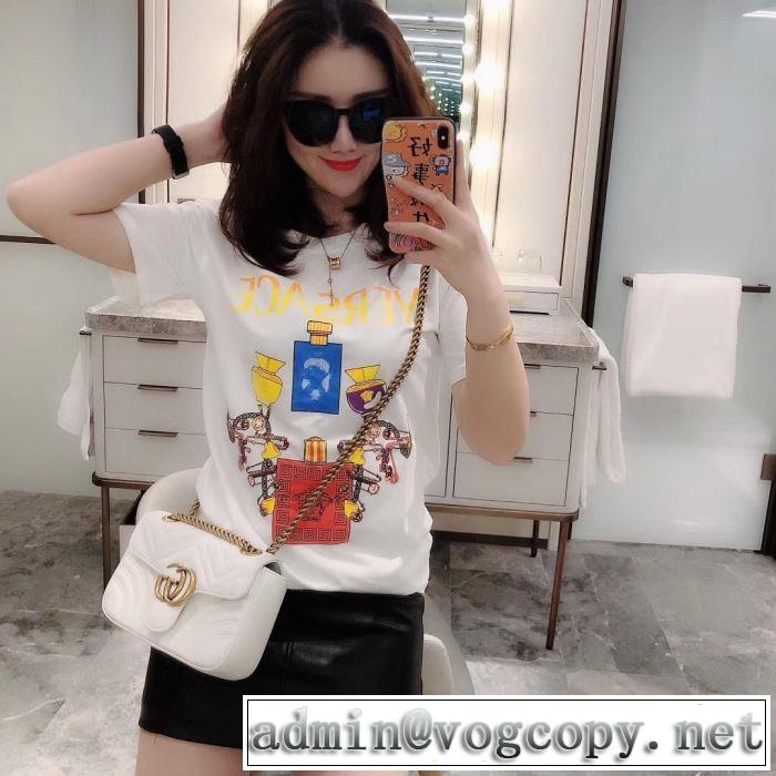 差をつけたい人にもおすすめ2色可選  ヴェルサーチ春夏コレクション新品  VERSACE 半袖Tシャツ大活躍する