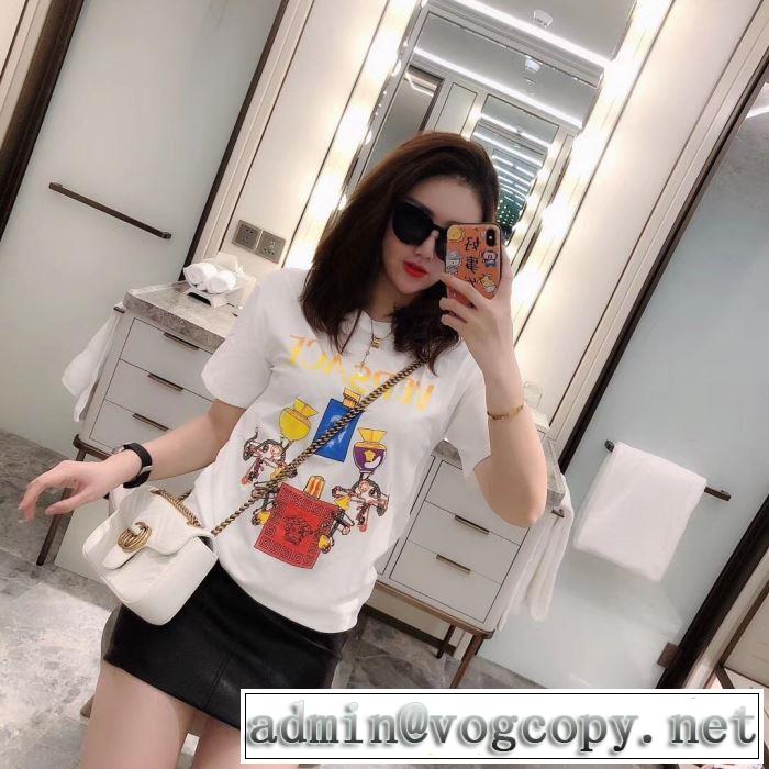 差をつけたい人にもおすすめ2色可選  ヴェルサーチ春夏コレクション新品  VERSACE 半袖Tシャツ大活躍する