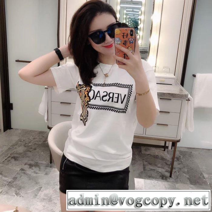 半袖Tシャツ 2色可選 普段見ないデザインばかり ヴェルサーチ VERSACE 幅広いアイテムを展開