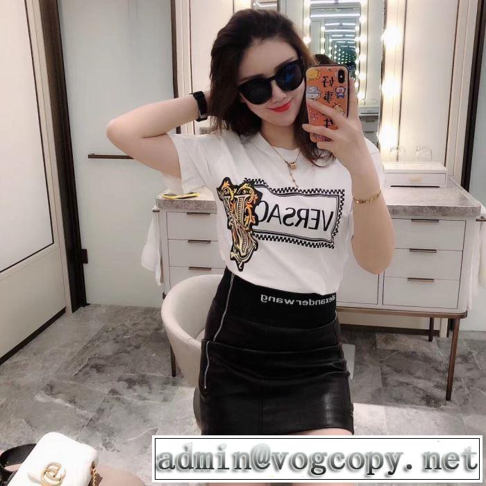 半袖Tシャツ 2色可選 普段見ないデザインばかり ヴェルサーチ VERSACE 幅広いアイテムを展開