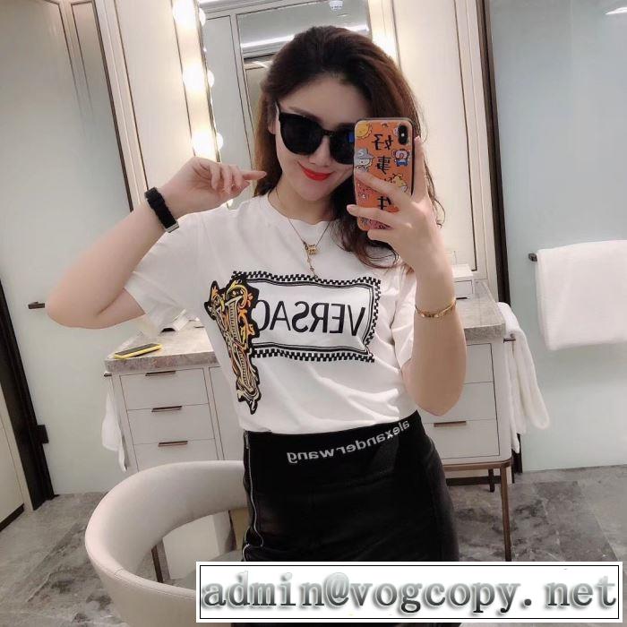 半袖Tシャツ 2色可選 普段見ないデザインばかり ヴェルサーチ VERSACE 幅広いアイテムを展開