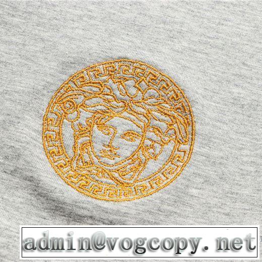 2020春夏の流行色ヴェルサーチ メドゥーサ刺繍 ポロシャツVERSACE コピー 通販 ゴルフウェア紳士デザイン着心地