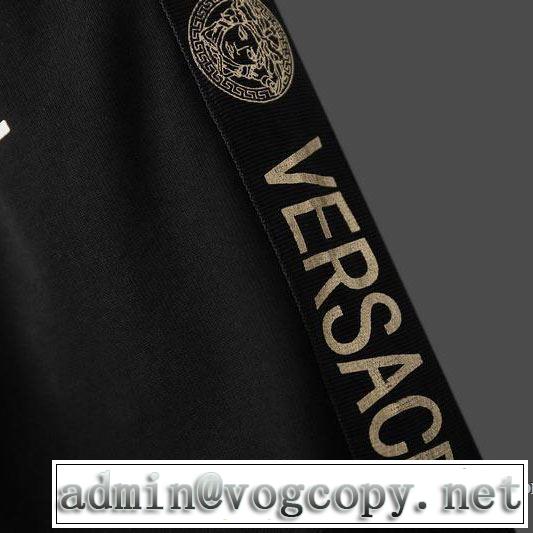 2020年春新作ヴェルサーチ ｔシャツ コピーVERSACEコレクション 優質な生地 スウェットセットアップ上下着 カジュアル