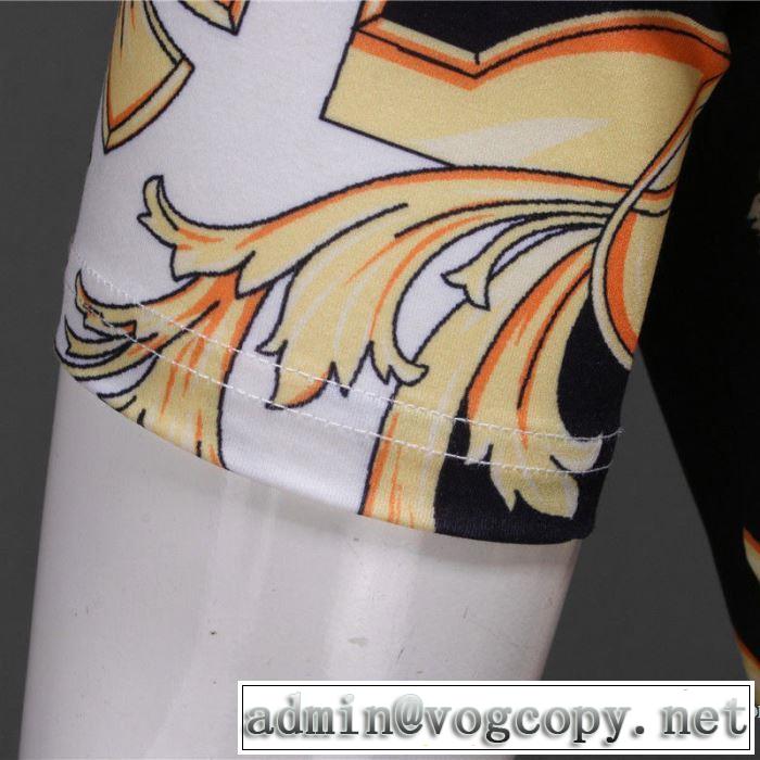 優しい新作2020トレンドヴェルサーチ コピー ル ポップ クラシーク プリント Tシャツ 激安VERSACEプリントウェア