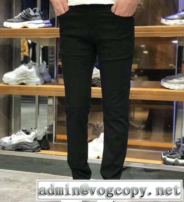 アルマーニ エレガントな雰囲気 ARMANI  2020モデル デニムパンツ おしゃれな人が持っている