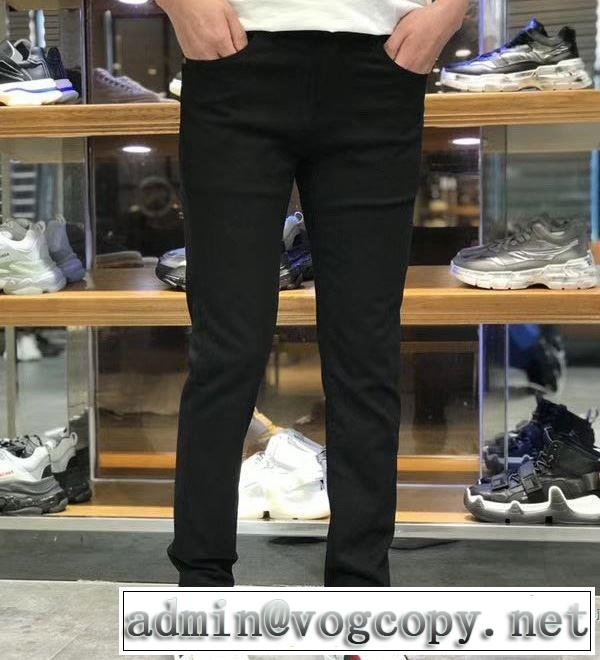 アルマーニ エレガントな雰囲気 ARMANI  2020モデル デニムパンツ おしゃれな人が持っている