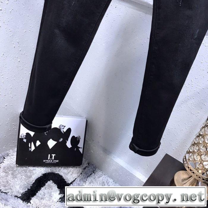 普段見ないデザインばかり デニムパンツ 大活躍する アルマーニ ARMANI 2020年春限定