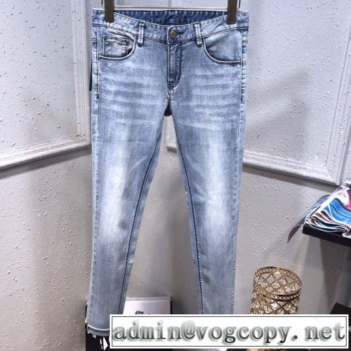 ARMANI 非常にシンプルなデザインな アルマーニ  幅広いアイテムを展開 デニムパンツ