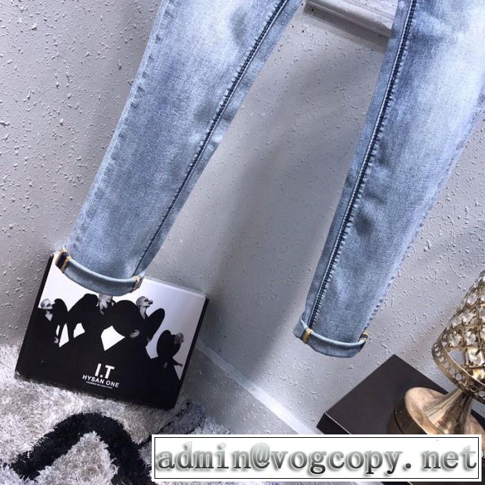 ARMANI 非常にシンプルなデザインな アルマーニ  幅広いアイテムを展開 デニムパンツ