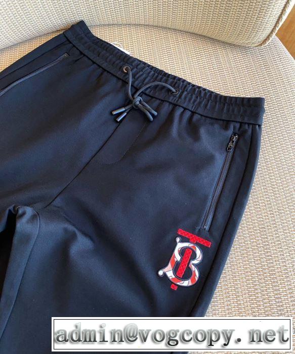 普段のファッション バーバリー BURBERRY取り入れやすい  ジーンズ 人気を集め
