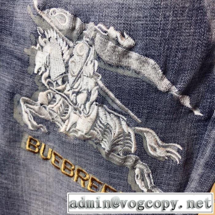 バーバリー海外でも大人気  BURBERRY 十分上品 ジーンズ 日本未入荷カラー
