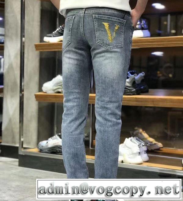 ジーンズ 海外大人気 ヴェルサーチ今なお素敵なアイテムだ VERSACE 20SS☆送料込