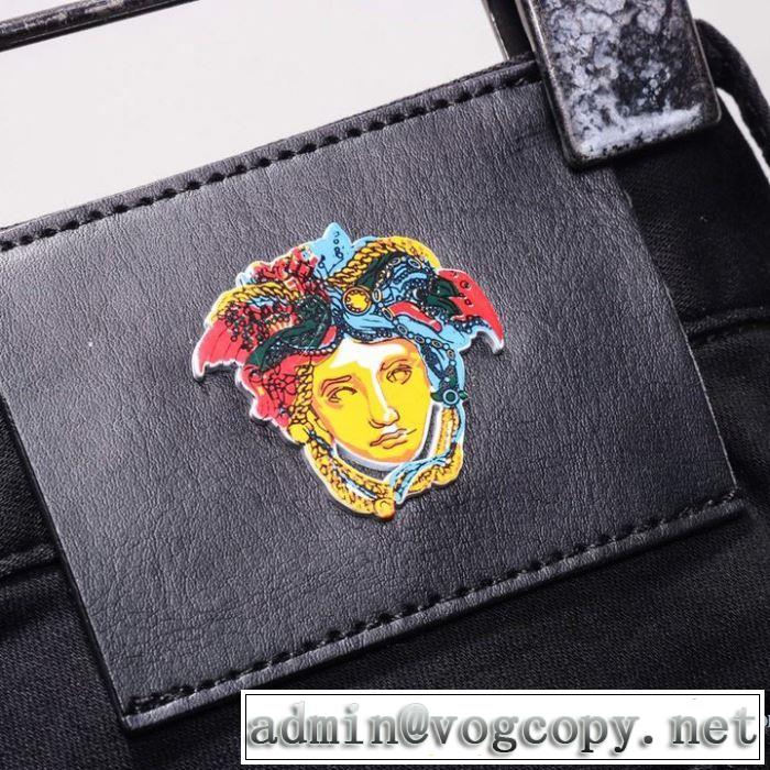 大人気のブランドの新作 ジーンズ 普段のファッション ヴェルサーチVERSACE
