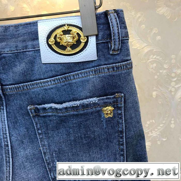 ヴェルサーチおしゃれ刷新に役立つ VERSACE ジーンズ オススメのアイテムを見逃すな