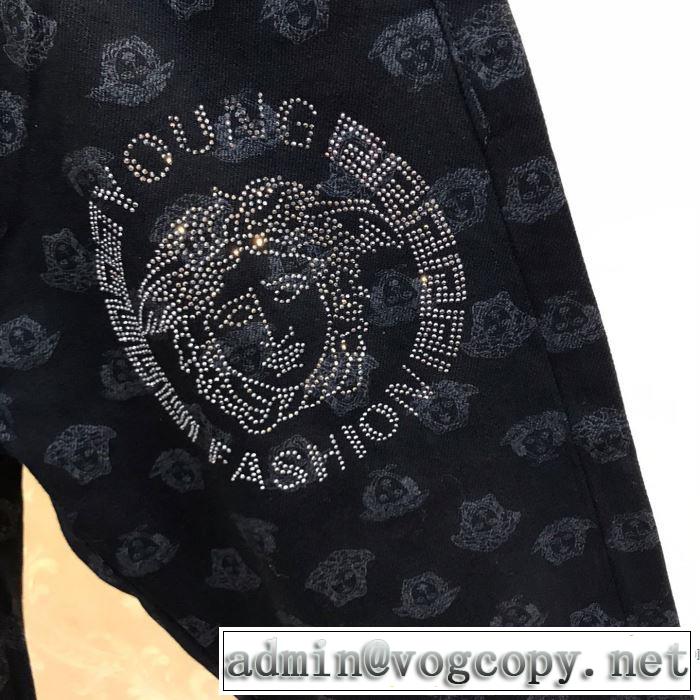 2020年春限定 ジーンズ コーデの完成度を高める ヴェルサーチVERSACE