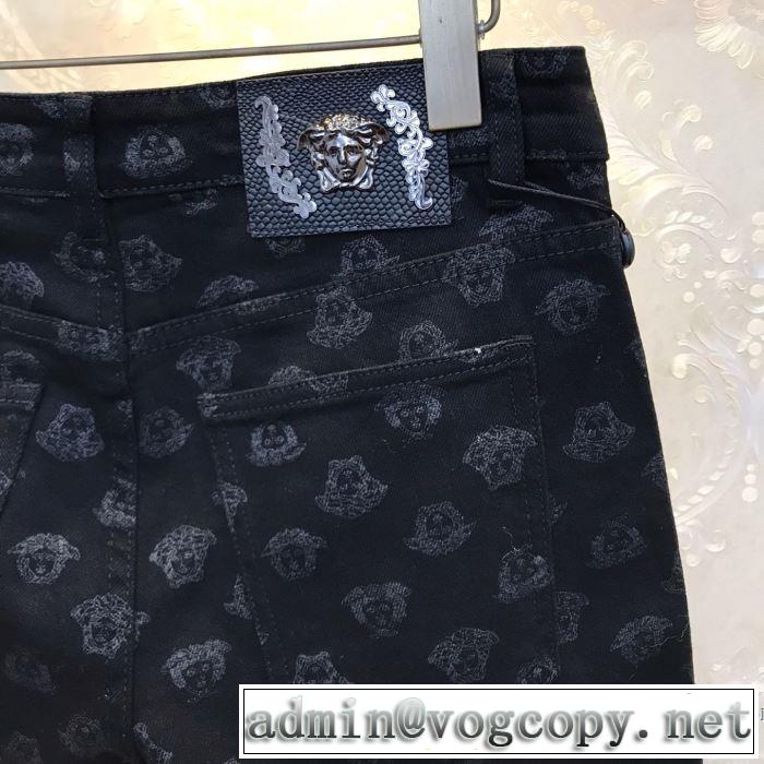 2020年春限定 ジーンズ コーデの完成度を高める ヴェルサーチVERSACE