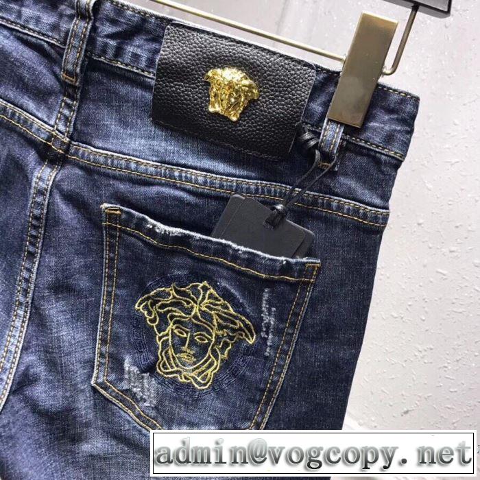 人気ランキング最高 ヴェルサーチVERSACE 一目惚れ級に ジーンズ 2020年春夏コレクション