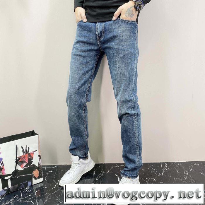 普段見ないデザインばかり ジーンズ 春夏コレクション新品 ヴェルサーチVERSACE