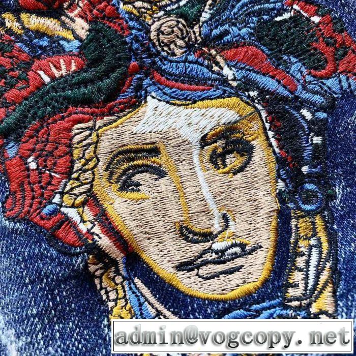 普段見ないデザインばかり ジーンズ 春夏コレクション新品 ヴェルサーチVERSACE