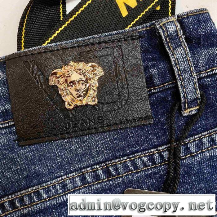 普段見ないデザインばかり ジーンズ 春夏コレクション新品 ヴェルサーチVERSACE