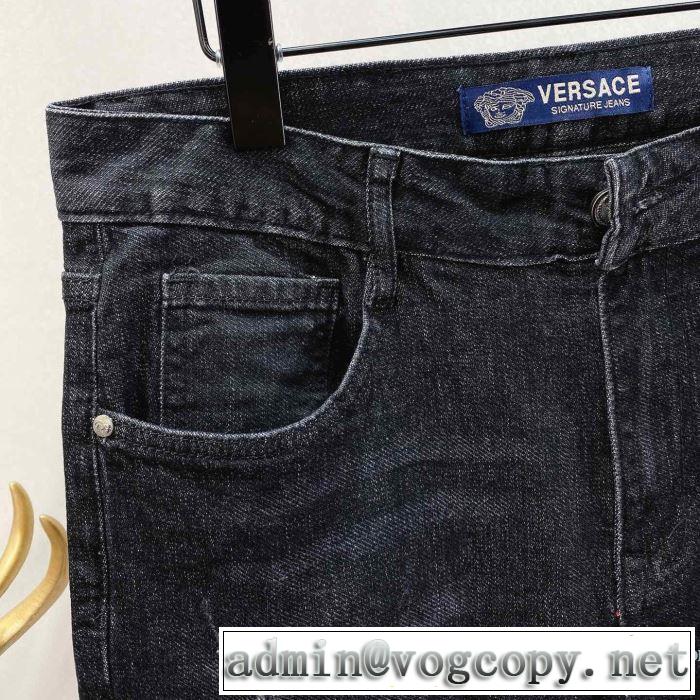 累積売上総額第１位 ジーンズ 絶対に見逃せない ヴェルサーチVERSACE  20SS☆送料込