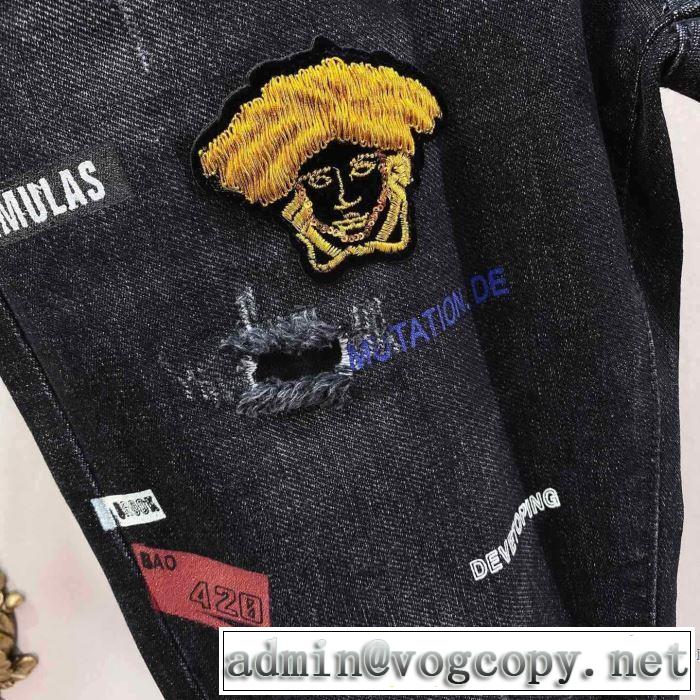 累積売上総額第１位 ジーンズ 絶対に見逃せない ヴェルサーチVERSACE  20SS☆送料込