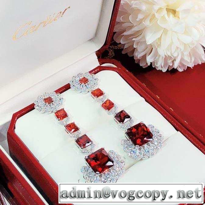 20新作です カルティエ CARTIER この時期の一番人気は  ピアス おしゃれに大人の必見