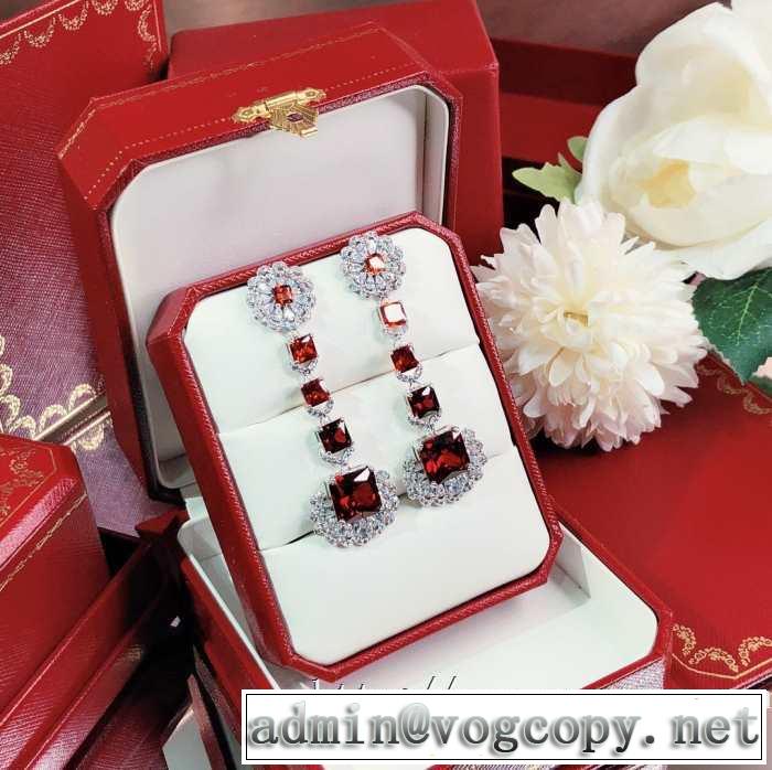 20新作です カルティエ CARTIER この時期の一番人気は  ピアス おしゃれに大人の必見