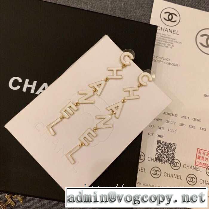 2色可選 オススメのアイテムを見逃すな  CH CH ピアス 2020年春限定