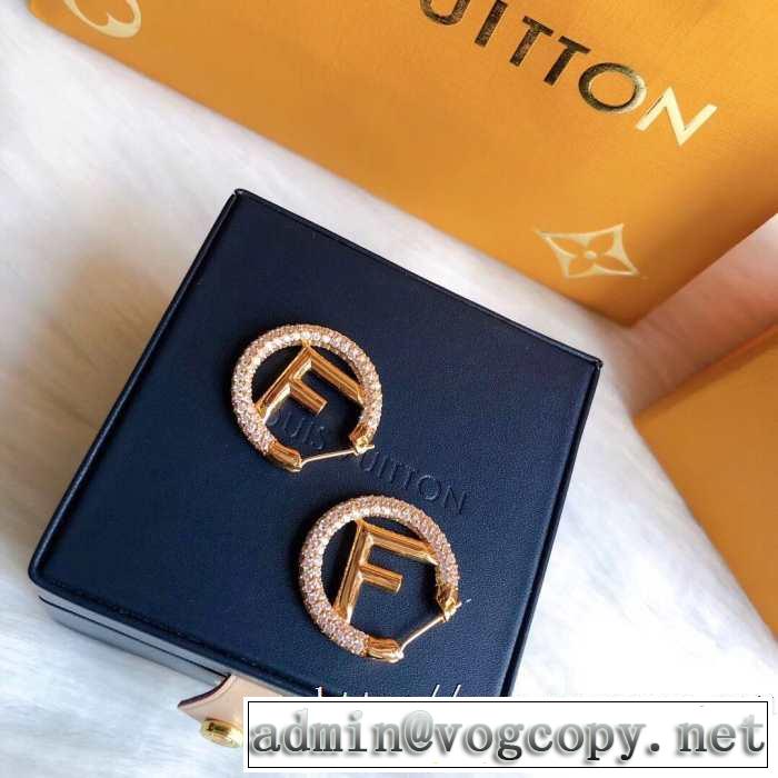 普段使いにも最適なアイテム フェンディ2020年春限定 FENDI  ピアス 今季の主力おすすめ