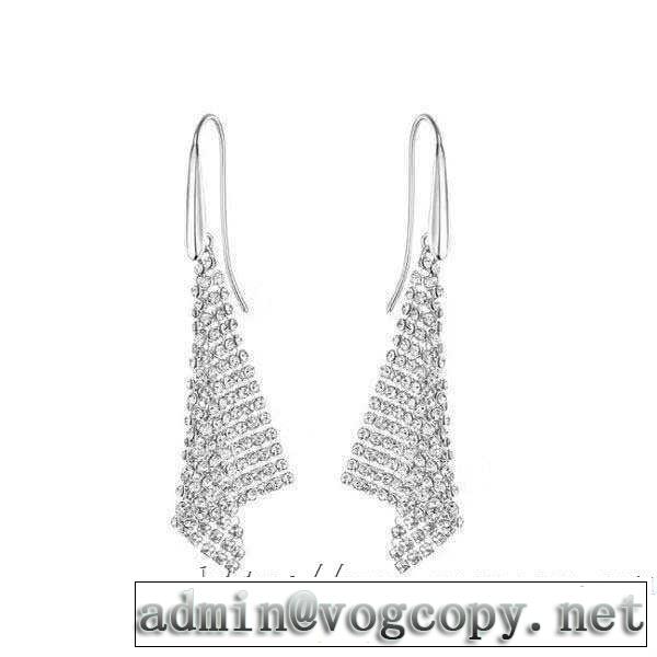 スワロフスキー 2020SS人気 SWAROVSKI 確定となる上品 ピアス  取り入れやすい