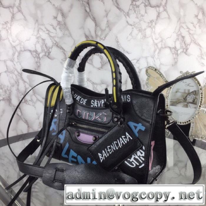 バレンシアガ絶対に見逃せない  BALENCIAGA 老舗ブランド  レディースバッグ 累積売上総額第１位