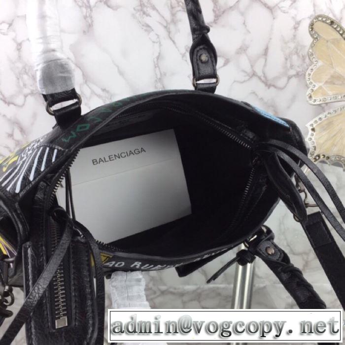 バレンシアガ絶対に見逃せない  BALENCIAGA 老舗ブランド  レディースバッグ 累積売上総額第１位