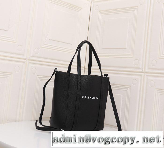 最先端のスタイル レディースバッグ 手頃価格でカブり知らず バレンシアガ BALENCIAGA 価格も嬉しいアイテム