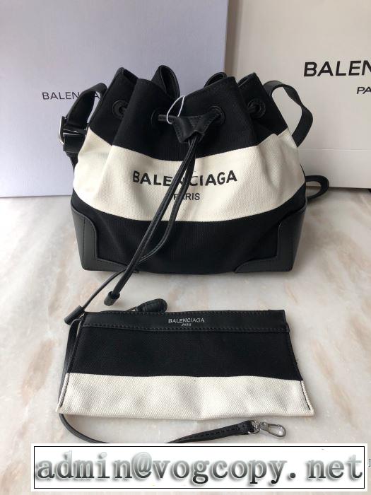 バレンシアガ 限定色がお目見え BALENCIAGA 新作が見逃せない  レディースバッグ一目惚れ級に