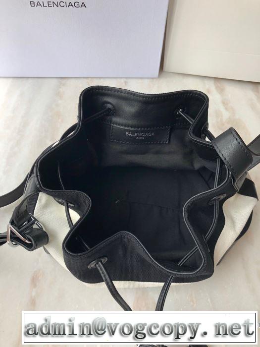 バレンシアガ 限定色がお目見え BALENCIAGA 新作が見逃せない  レディースバッグ一目惚れ級に