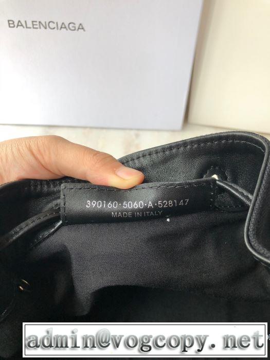 バレンシアガ 限定色がお目見え BALENCIAGA 新作が見逃せない  レディースバッグ一目惚れ級に