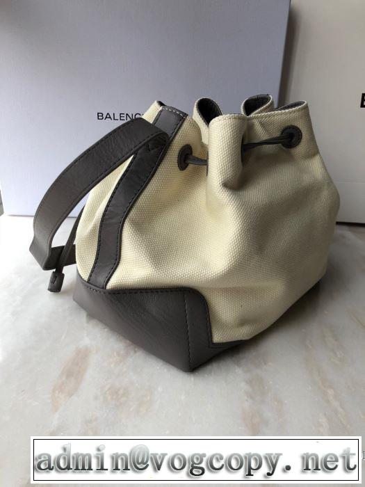 レディースバッグ 有名ブランドです バレンシアガ着こなしを楽しむ  BALENCIAGA 争奪戦必至