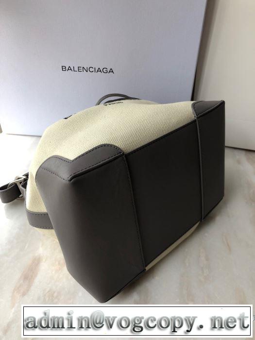レディースバッグ 有名ブランドです バレンシアガ着こなしを楽しむ  BALENCIAGA 争奪戦必至