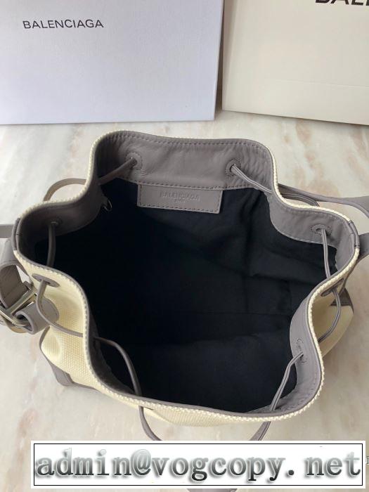 レディースバッグ 有名ブランドです バレンシアガ着こなしを楽しむ  BALENCIAGA 争奪戦必至