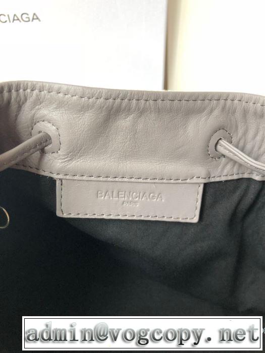 レディースバッグ 有名ブランドです バレンシアガ着こなしを楽しむ  BALENCIAGA 争奪戦必至