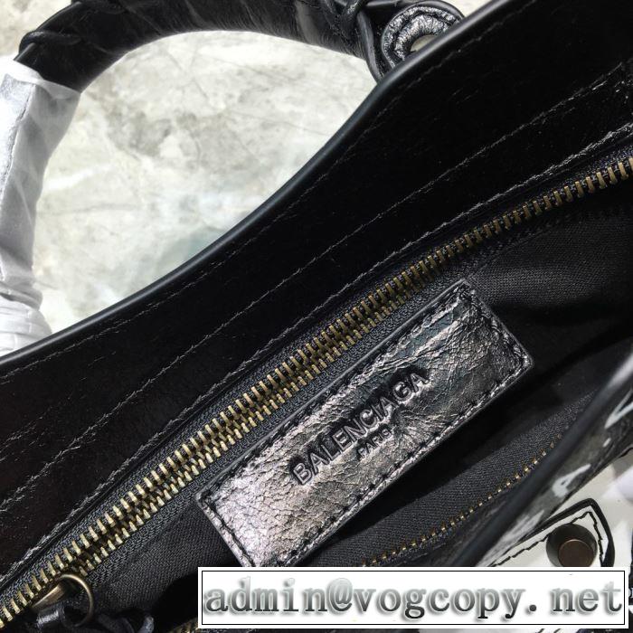 バレンシアガ この時期の一番人気は BALENCIAGA シンプルなファッション  レディースバッグ