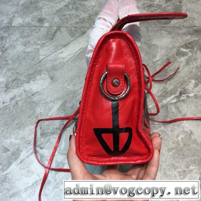 普段使いにも最適なアイテム レディースバッグ 人気の高いブランド バレンシアガ BALENCIAGA