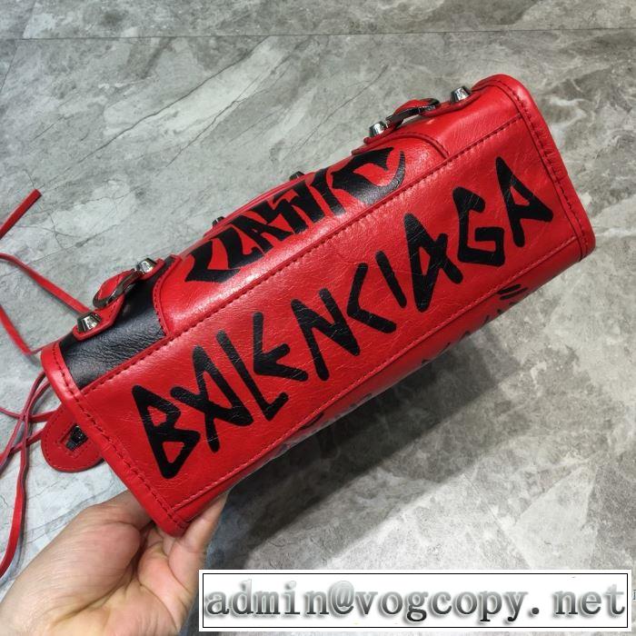 普段使いにも最適なアイテム レディースバッグ 人気の高いブランド バレンシアガ BALENCIAGA