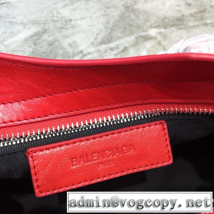 普段使いにも最適なアイテム レディースバッグ 人気の高いブランド バレンシアガ BALENCIAGA