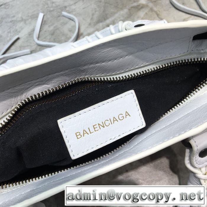 ストリート系に大人気  バレンシアガ BALENCIAGA どのアイテムも手頃な価格で レディースバッグ