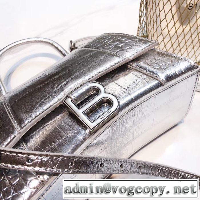 非常にシンプルなデザインな レディースバッグ 価格帯が低い バレンシアガ BALENCIAGA
