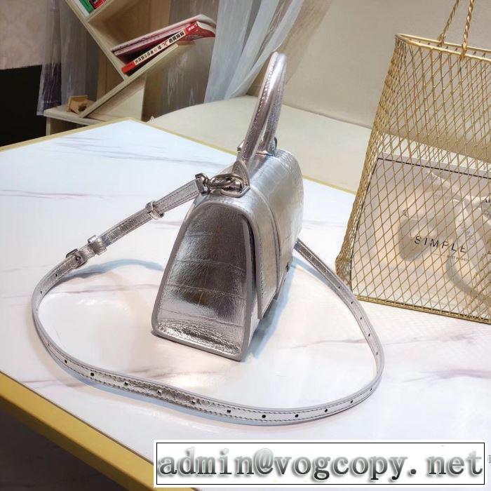 非常にシンプルなデザインな レディースバッグ 価格帯が低い バレンシアガ BALENCIAGA